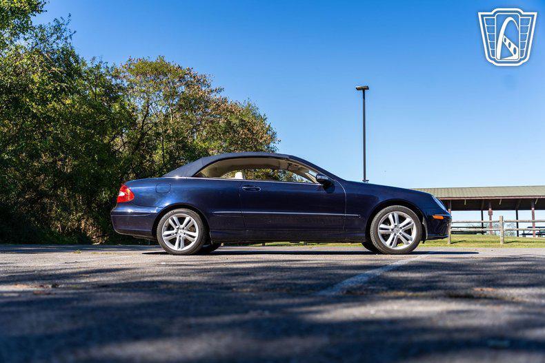 used 2006 Mercedes-Benz CLK-Class car, priced at $11,500