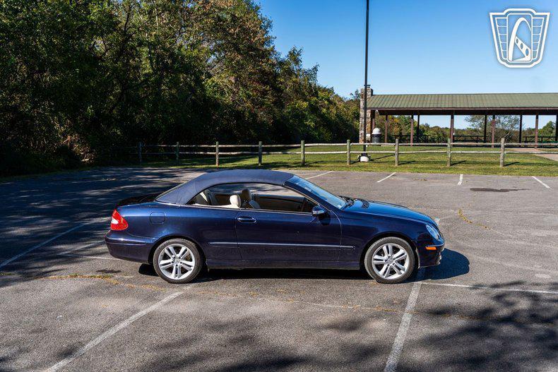 used 2006 Mercedes-Benz CLK-Class car, priced at $11,500