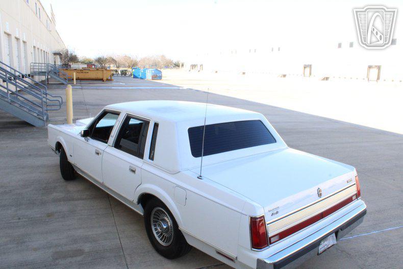 used 1989 Lincoln Town Car car, priced at $20,500