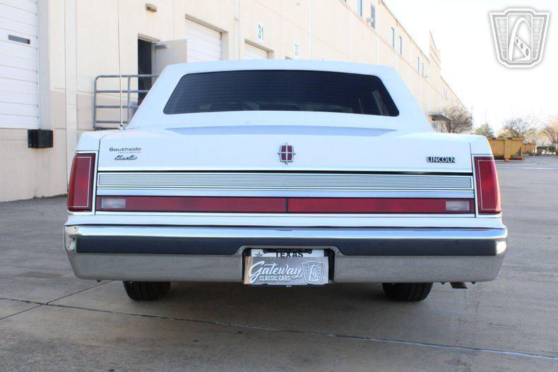 used 1989 Lincoln Town Car car, priced at $20,500