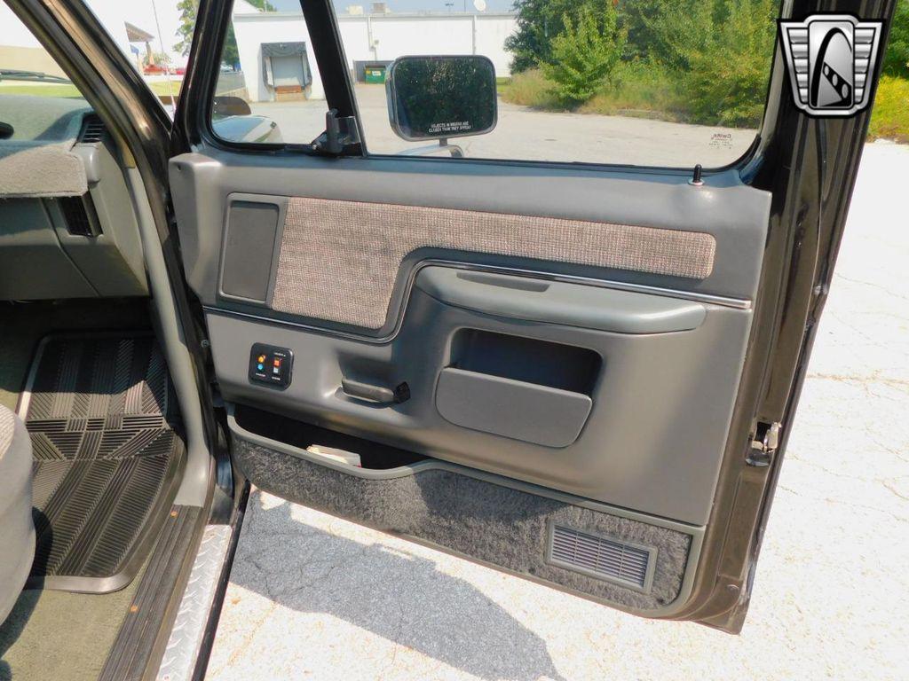 1989 Black Ford F-150