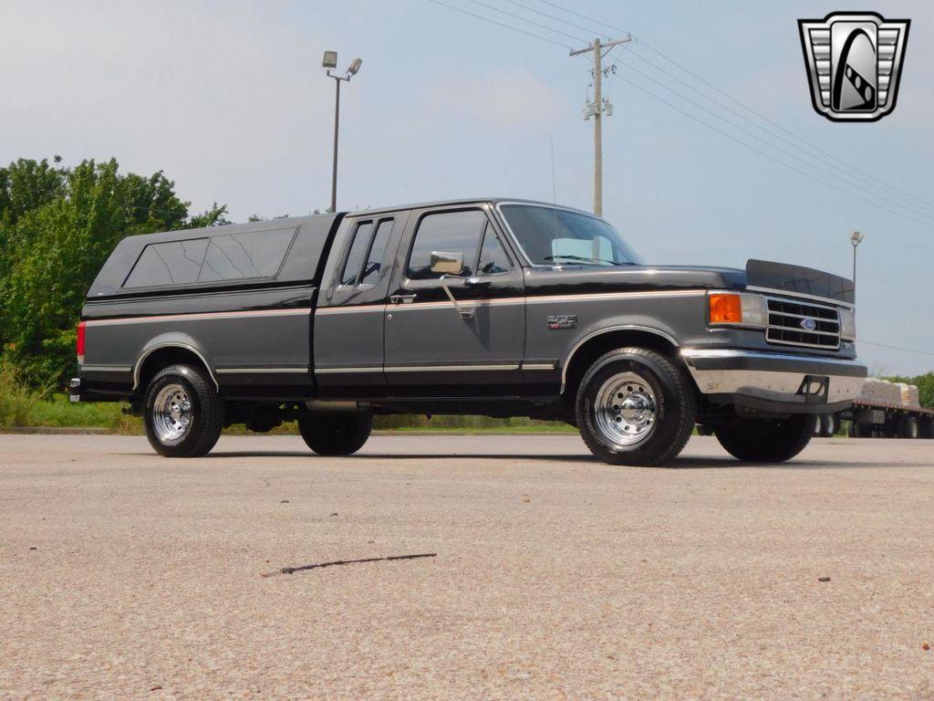 1989 Black Ford F-150