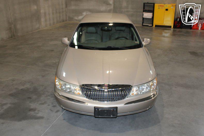 used 1999 Lincoln Continental car, priced at $10,000
