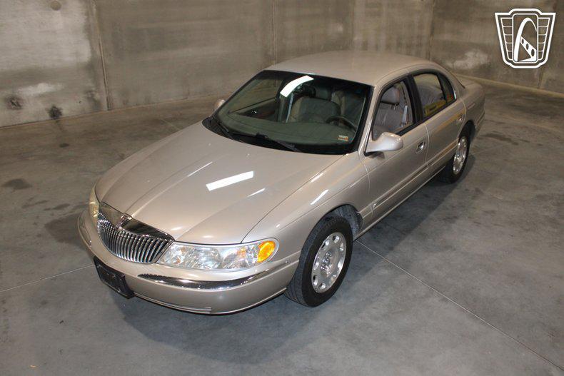 used 1999 Lincoln Continental car, priced at $10,000