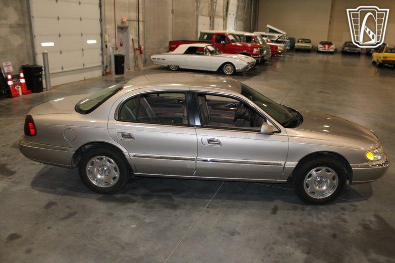 used 1999 Lincoln Continental car, priced at $10,000