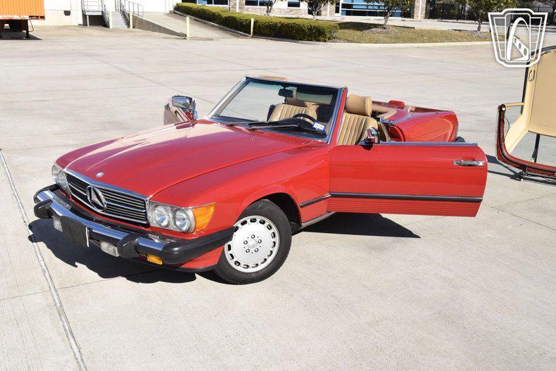 used 1988 Mercedes-Benz 560SL car, priced at $27,000
