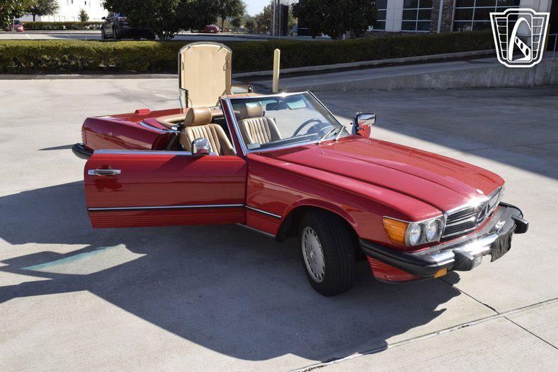 used 1988 Mercedes-Benz 560SL car, priced at $27,000