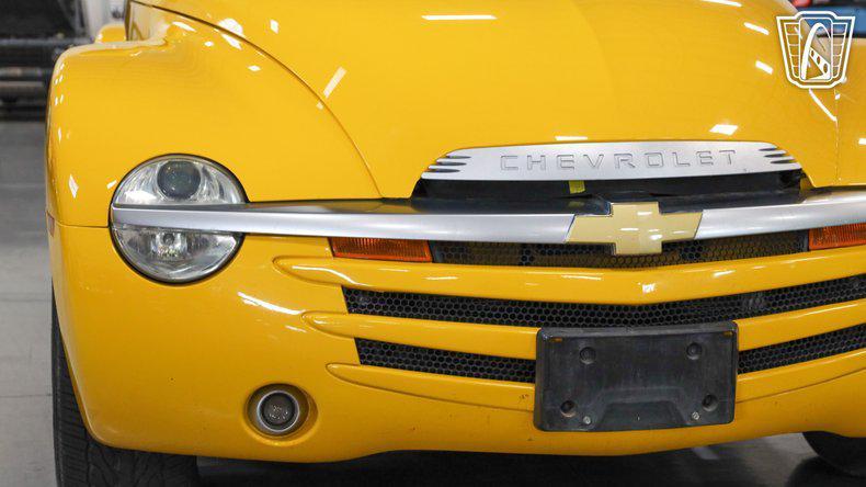 used 2004 Chevrolet SSR car, priced at $25,000