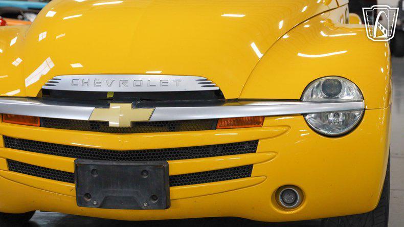 used 2004 Chevrolet SSR car, priced at $25,000