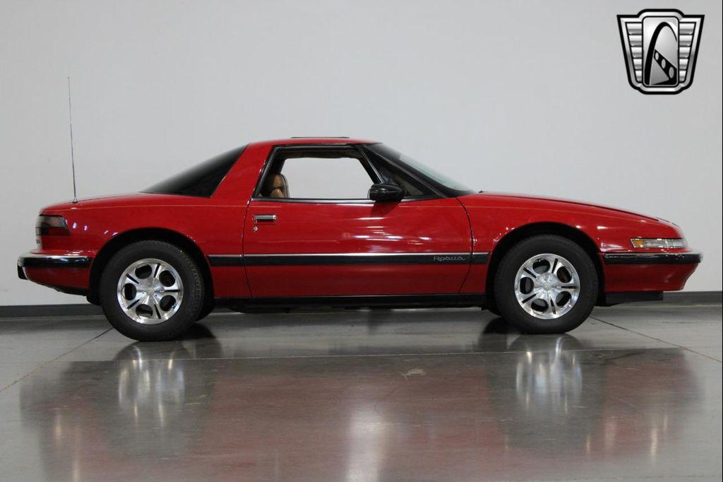 used 1989 Buick Reatta car, priced at $11,000