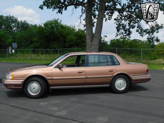 used 1992 Lincoln Continental car, priced at $12,500