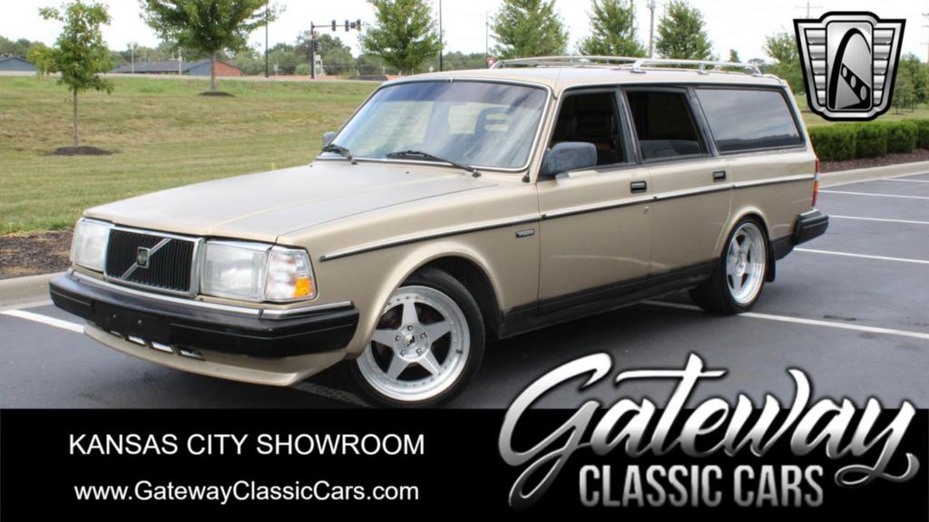 used 1989 Volvo 240 car, priced at $8,500