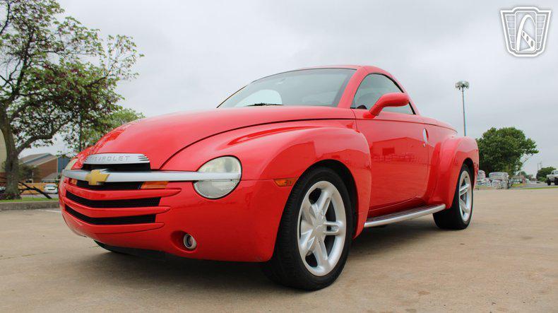 used 2004 Chevrolet SSR car, priced at $33,000