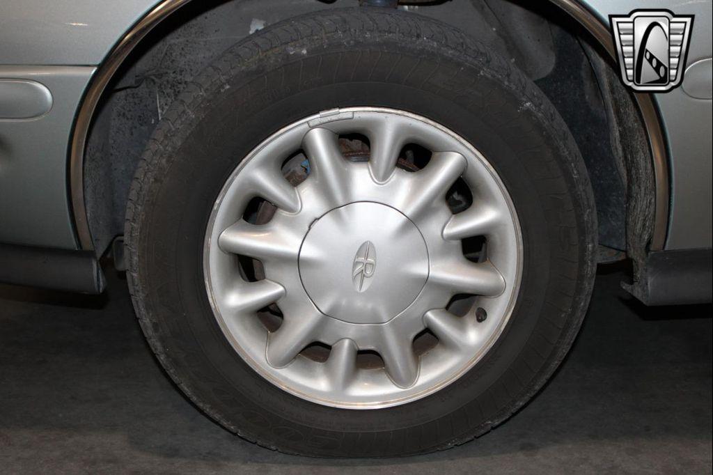 used 1995 Buick Riviera car, priced at $5,500