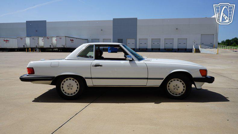 used 1989 Mercedes-Benz 560SL car, priced at $24,000