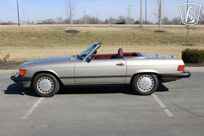 used 1989 Mercedes-Benz 560SL car, priced at $46,000