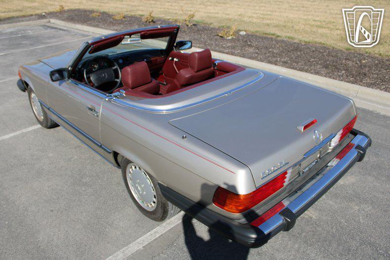 used 1989 Mercedes-Benz 560SL car, priced at $46,000