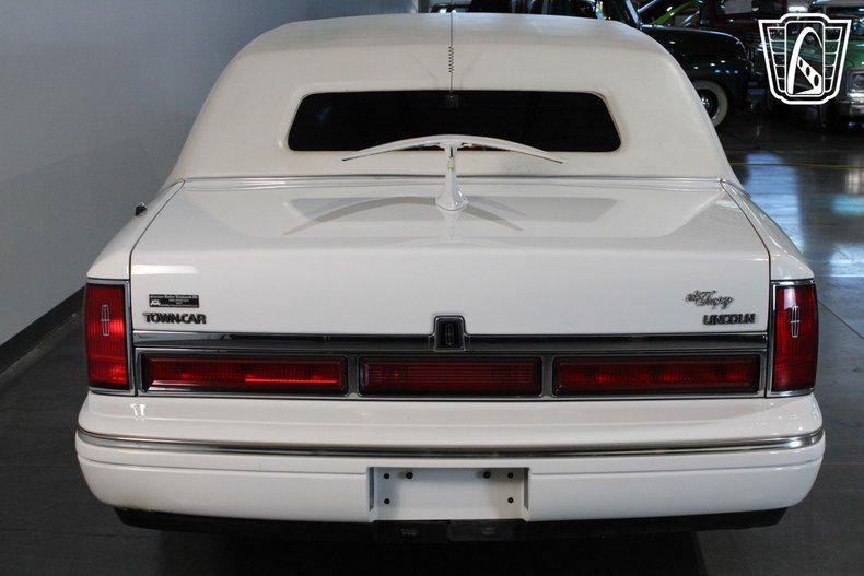 used 1996 Lincoln Town Car car, priced at $21,500