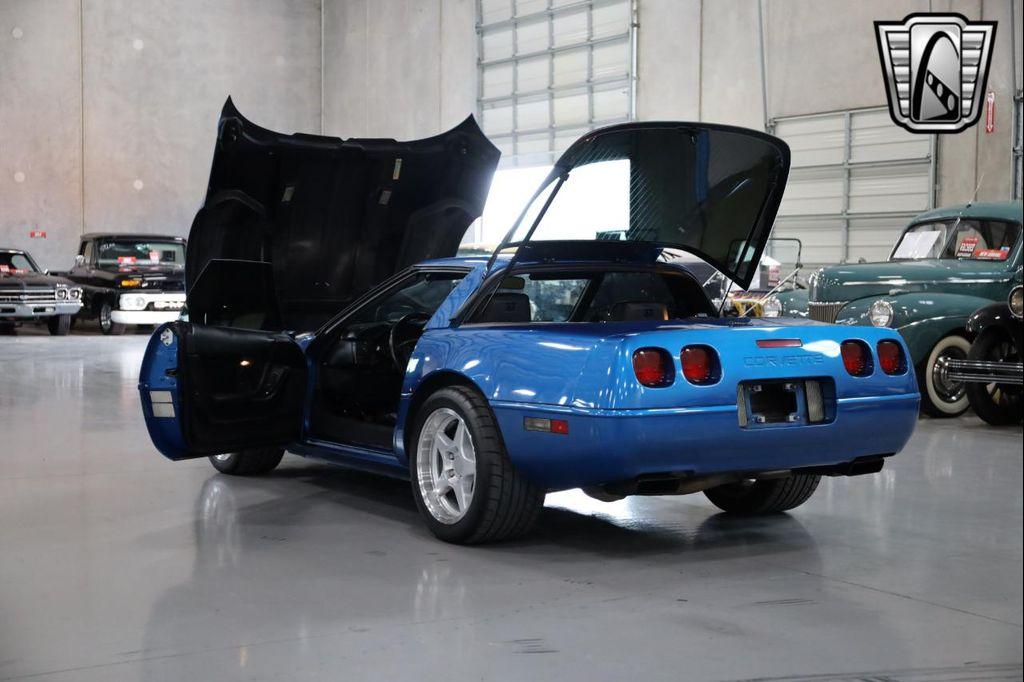 1992 Blue Chevrolet Corvette