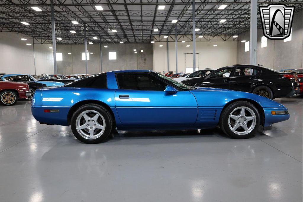 1992 Blue Chevrolet Corvette