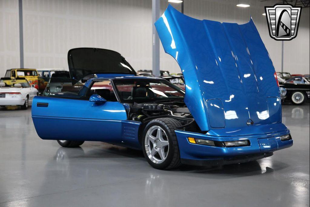 1992 Blue Chevrolet Corvette