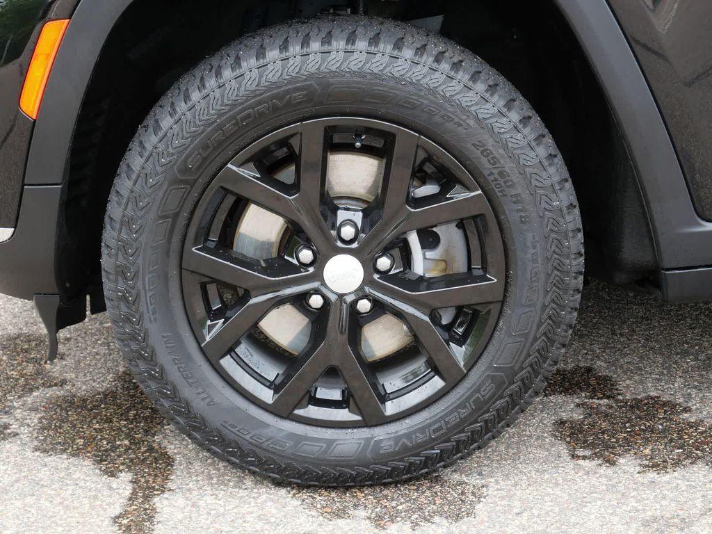 used 2023 Jeep Grand Cherokee L car, priced at $24,990