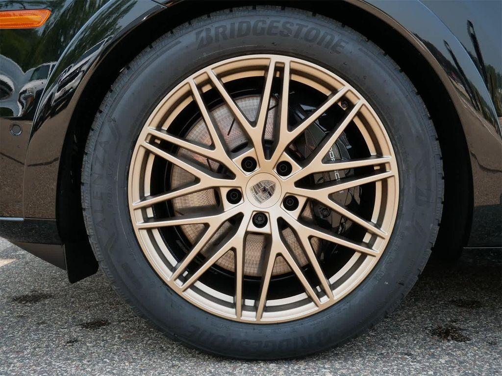 new 2025 Porsche Cayenne car, priced at $204,905