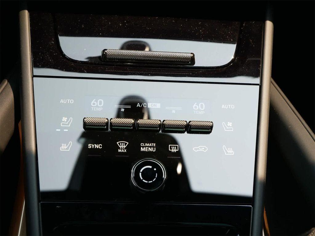 new 2025 Porsche Cayenne car, priced at $204,905