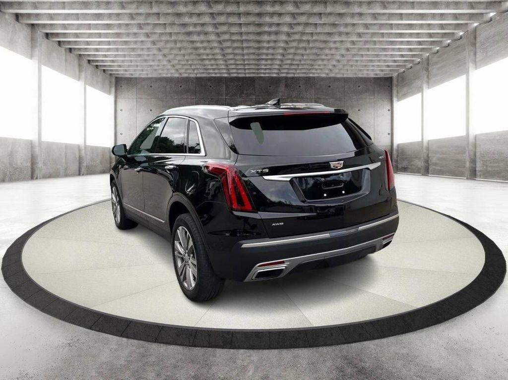 used 2022 Cadillac XT5 car, priced at $29,995