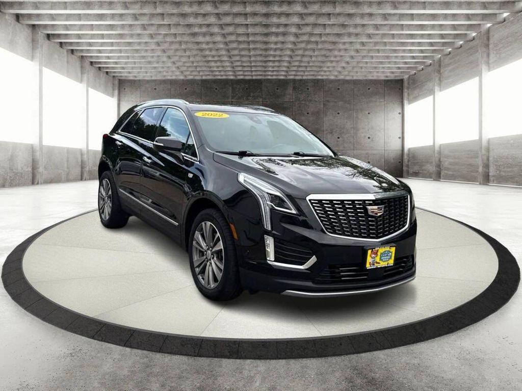 used 2022 Cadillac XT5 car, priced at $29,995