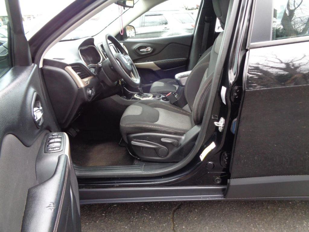 used 2017 Jeep Cherokee car, priced at $5,800