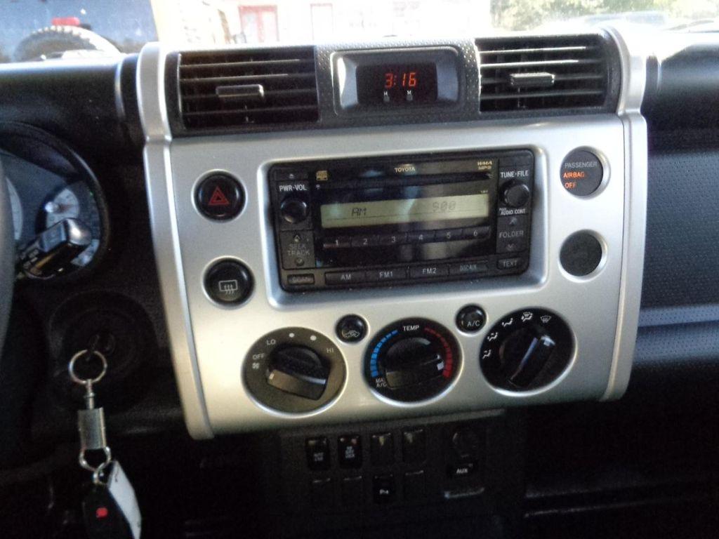 used 2007 Toyota FJ Cruiser car, priced at $6,800