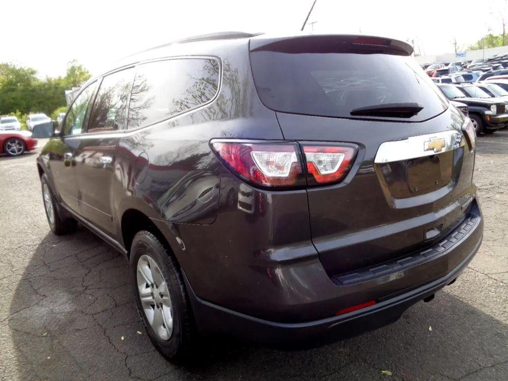 used 2015 Chevrolet Traverse car, priced at $6,400