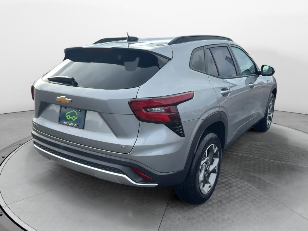 used 2025 Chevrolet Trax car, priced at $23,255