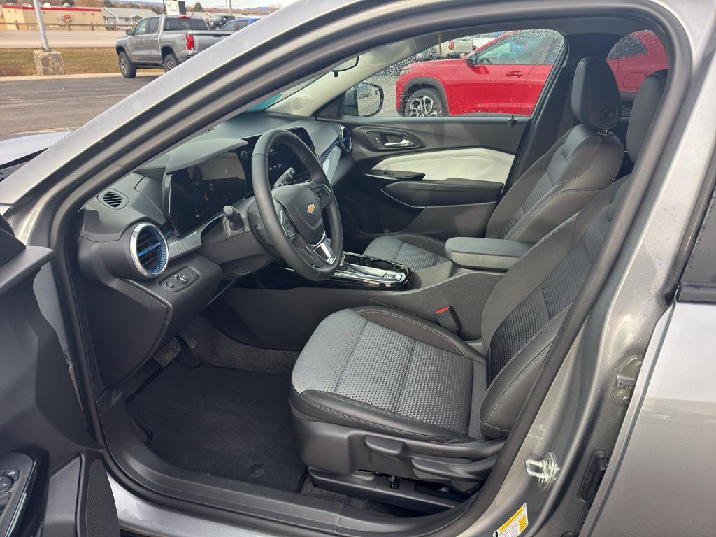 used 2025 Chevrolet Trax car, priced at $23,255