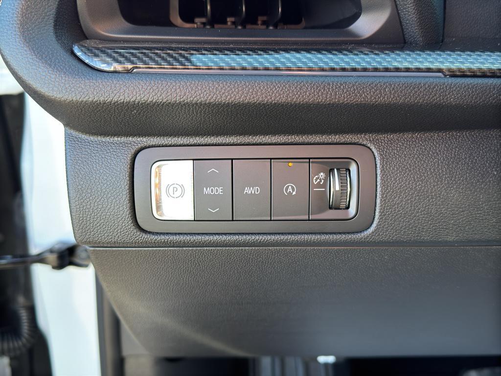 new 2026 Chevrolet Traverse car, priced at $62,015