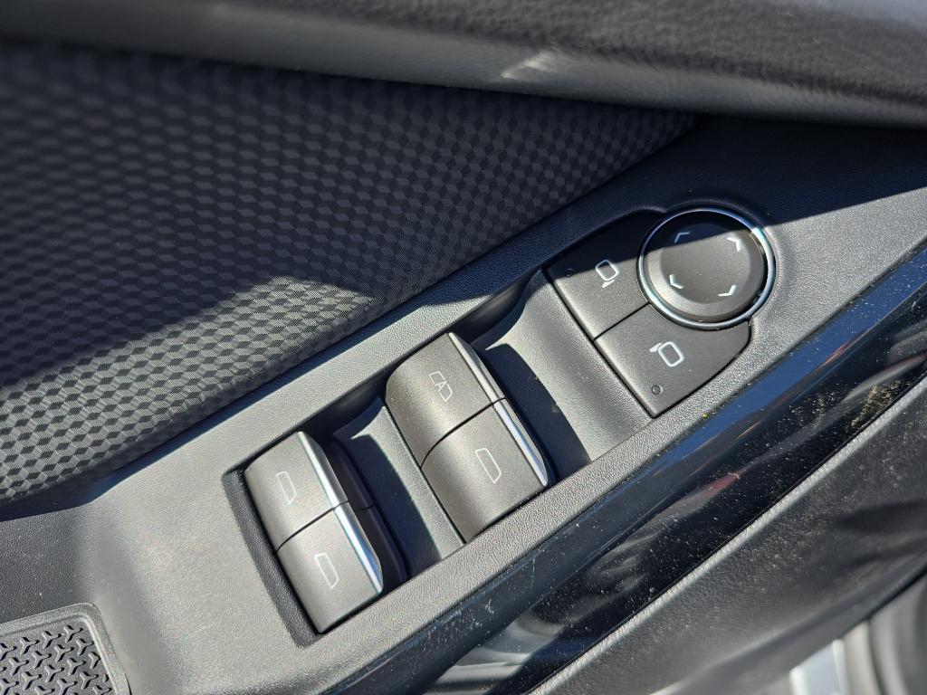 new 2026 Chevrolet Equinox car, priced at $38,545