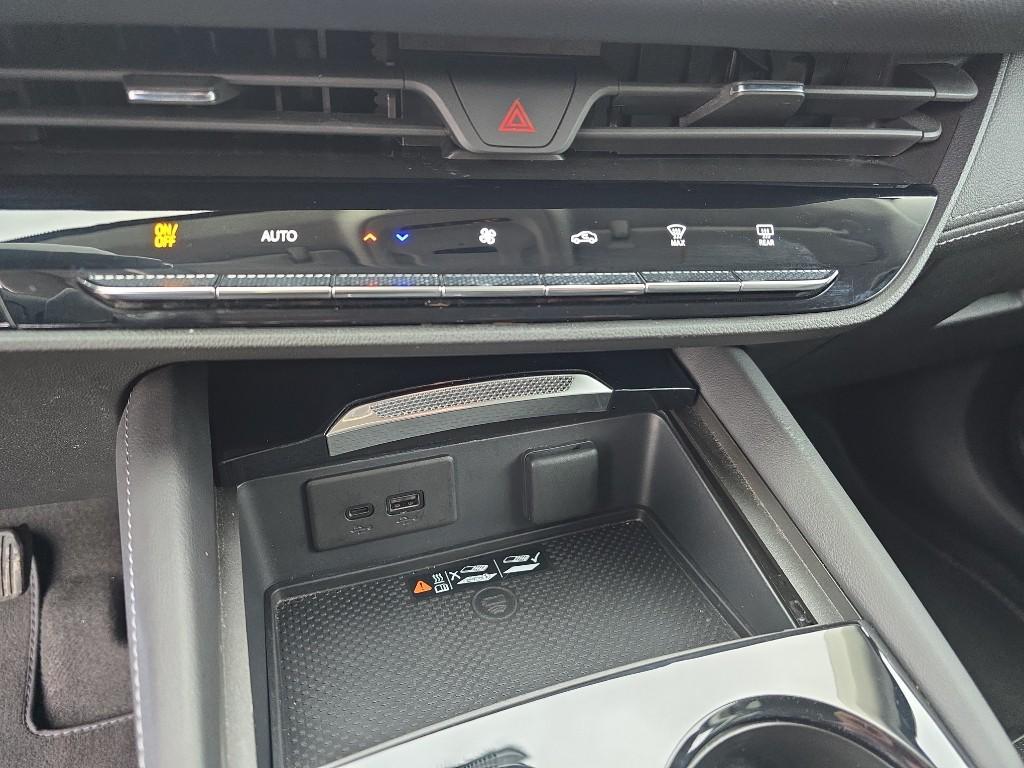 used 2025 Buick Envision car, priced at $30,955