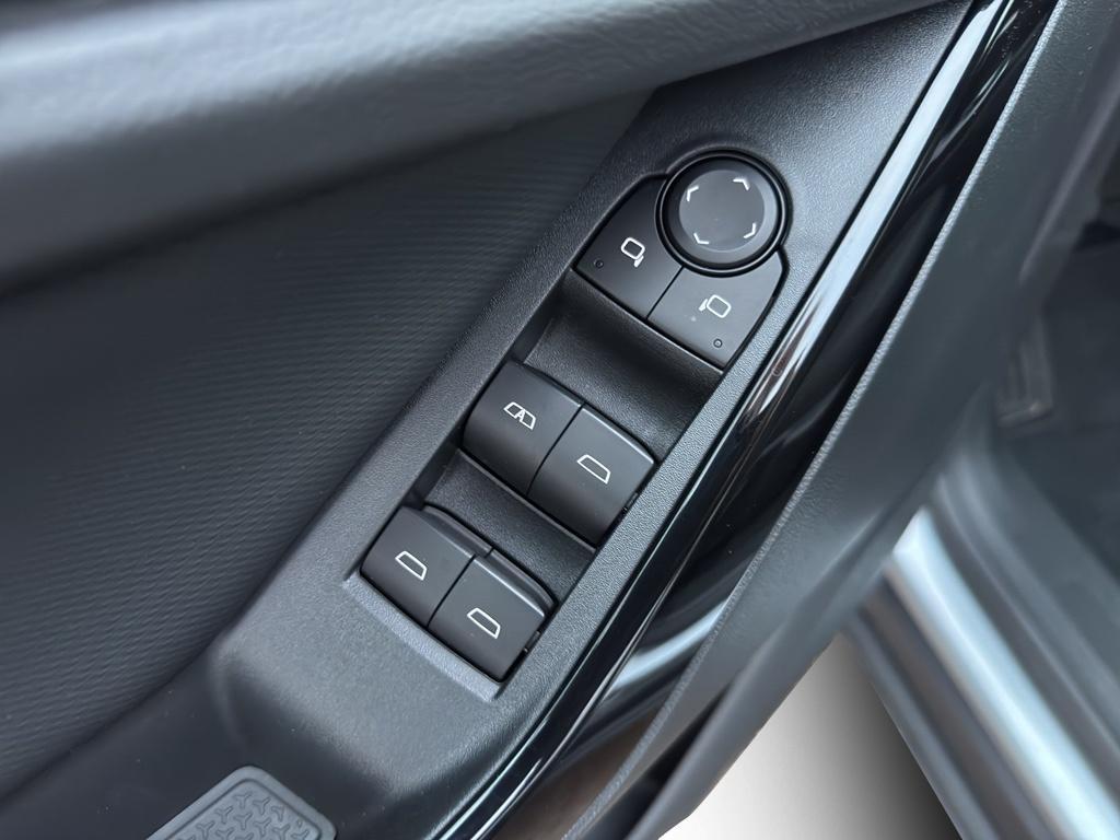 used 2025 Chevrolet Equinox car, priced at $29,955