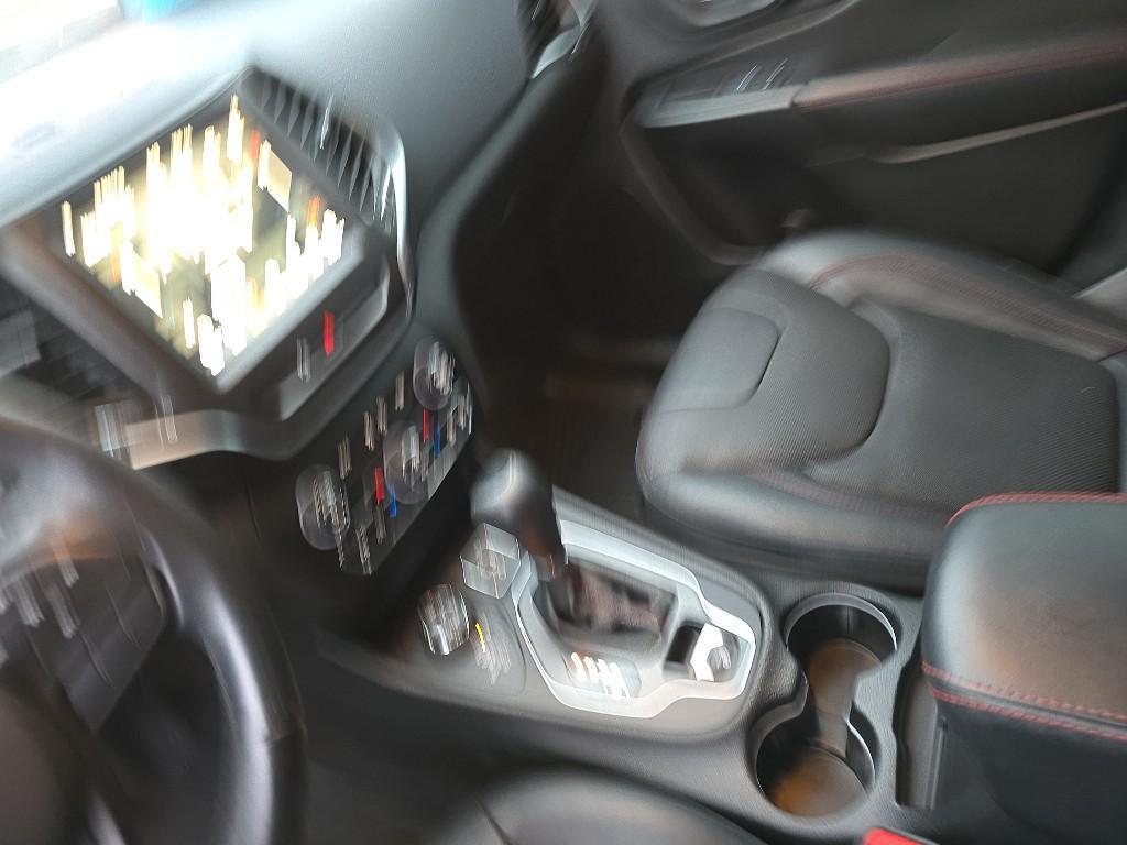 used 2019 Jeep Cherokee car, priced at $20,977