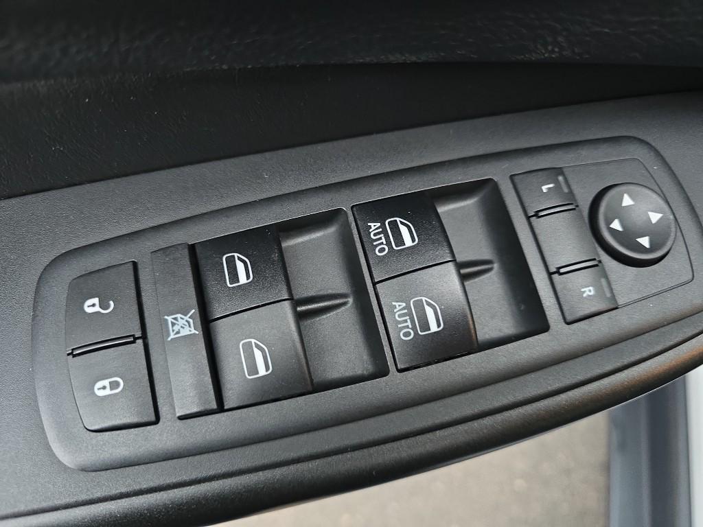 used 2019 Jeep Cherokee car, priced at $20,977