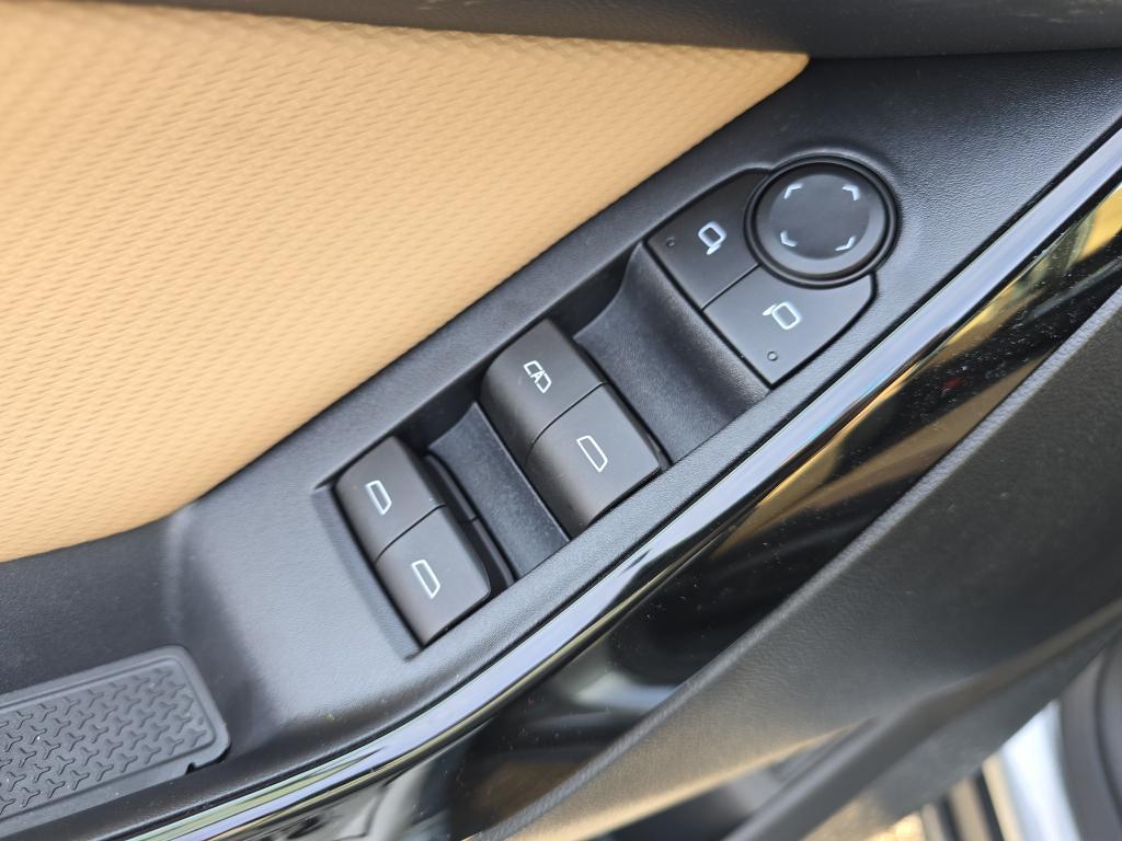 new 2026 Chevrolet Equinox car, priced at $39,480