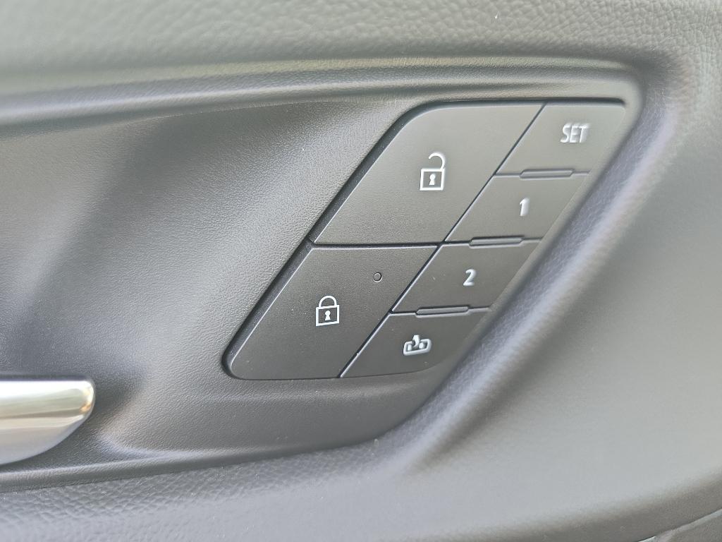 new 2026 Chevrolet Equinox car, priced at $39,480