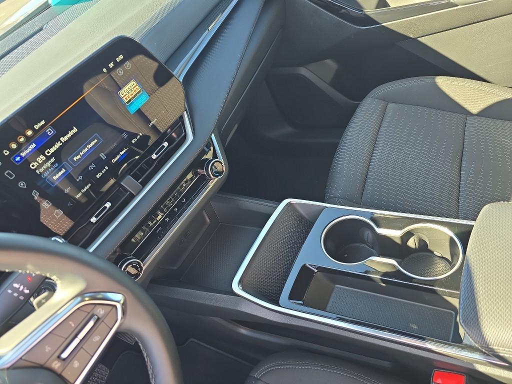 used 2025 Chevrolet Equinox car, priced at $28,955