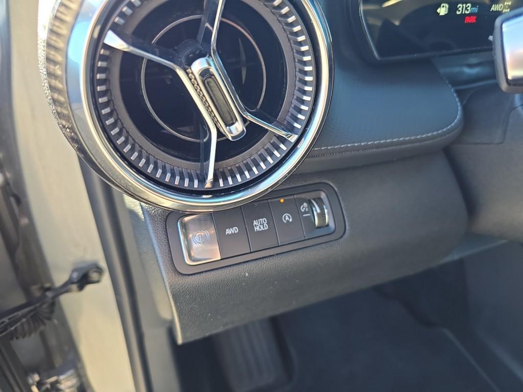 used 2025 Chevrolet Equinox car, priced at $28,955