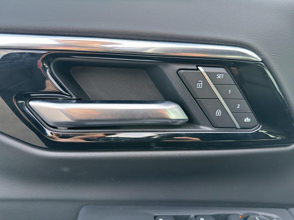 used 2025 Chevrolet Tahoe car, priced at $62,955