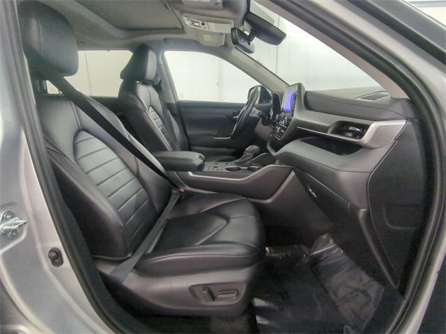 used 2023 Toyota Highlander car, priced at $34,250