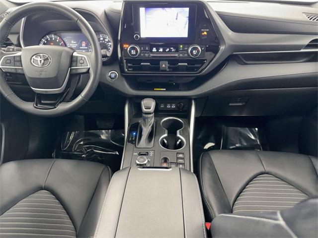 used 2023 Toyota Highlander car, priced at $39,911