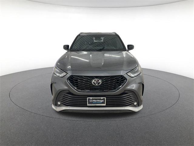 used 2023 Toyota Highlander car, priced at $39,911