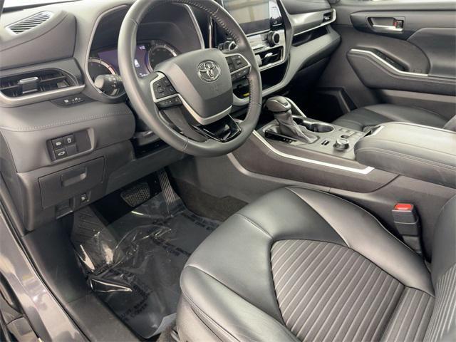 used 2023 Toyota Highlander car, priced at $39,911